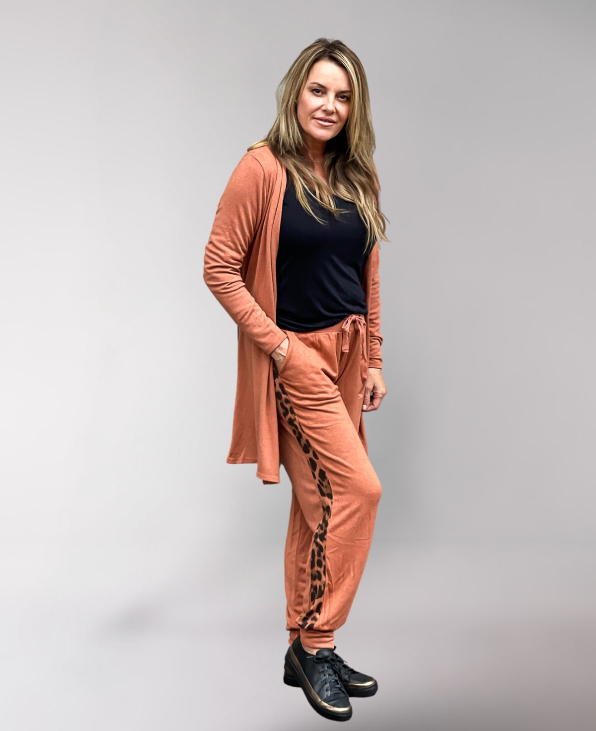 Copper Paris Joggers with side pocket and drawstring waist