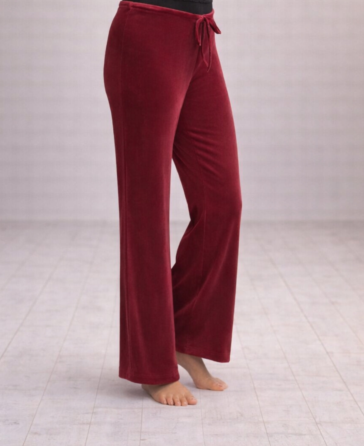 Bordeaux Marshmallow Lounge Pants in ultra-soft, lush chenille with a luxurious iridescent finish, offering a sophisticated yet relaxed vibe for stylish lounging.