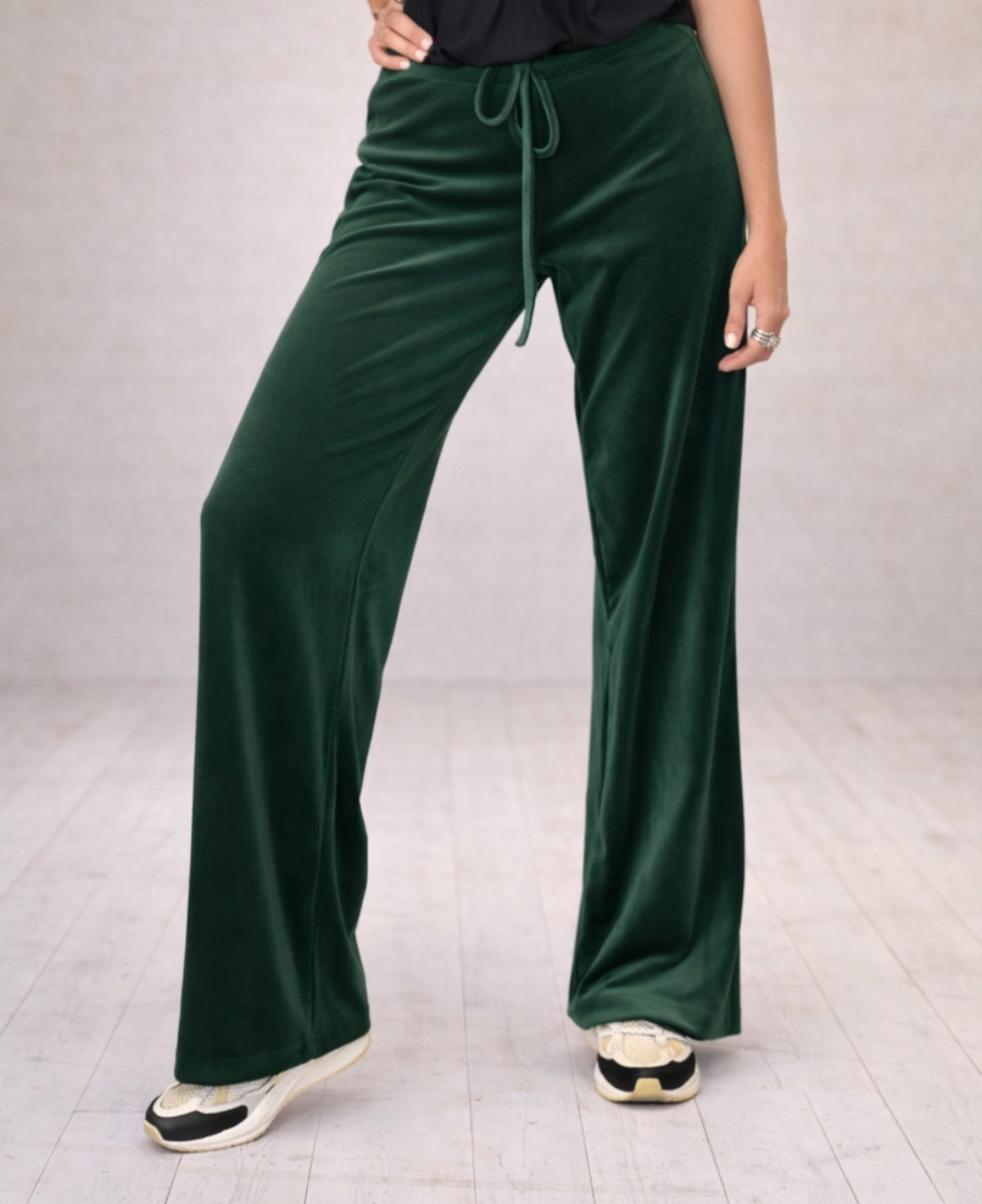 Forest deep green Marshmallow Lounge Pants crafted from ultra-soft, lush chenille with a luxurious iridescent finish for a chic and comfortable lounging style.